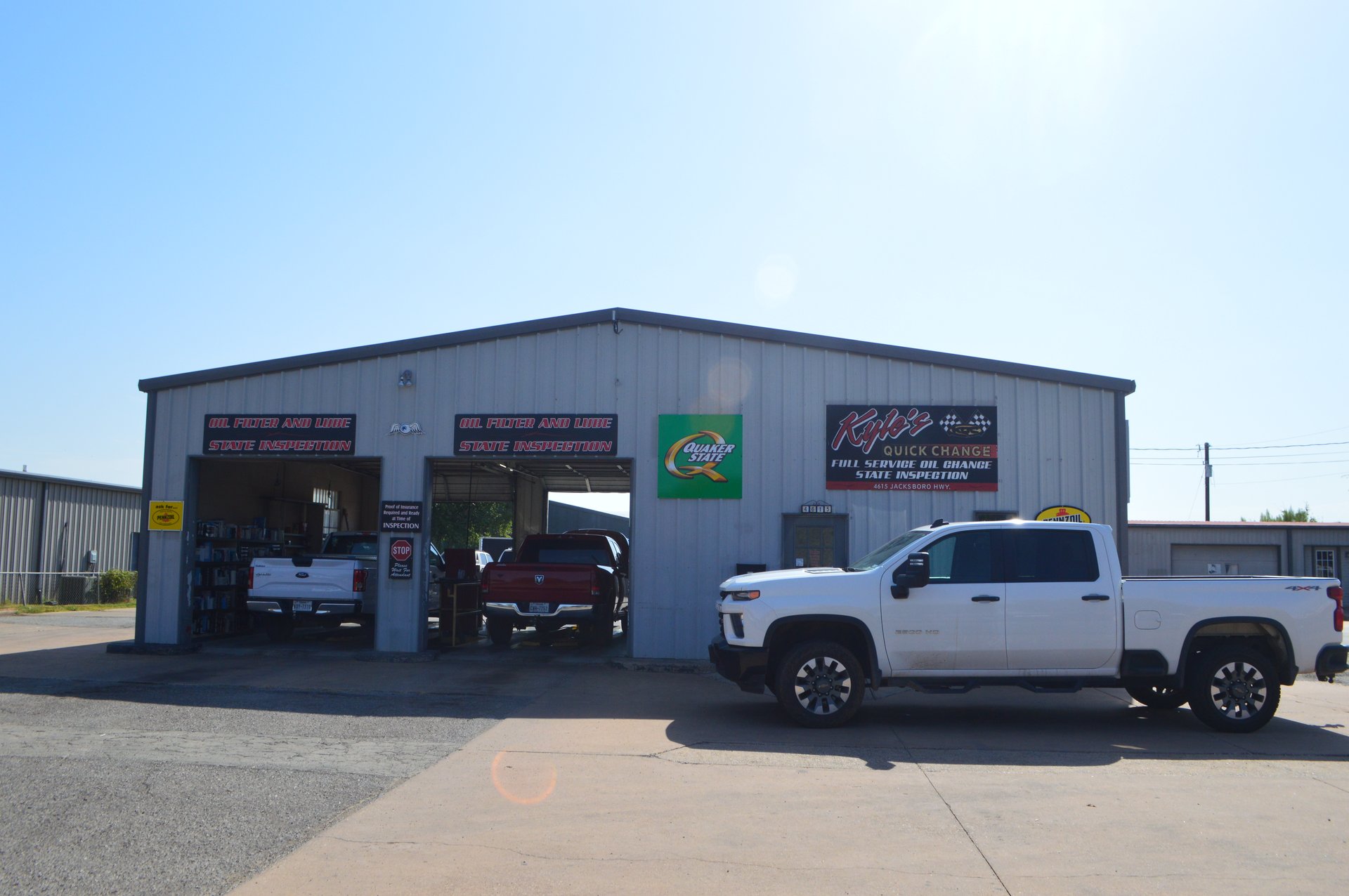 Kyle's Quick Change — drive-through bays at 4615 Old Jacksboro Hwy in Wichita Falls, TX